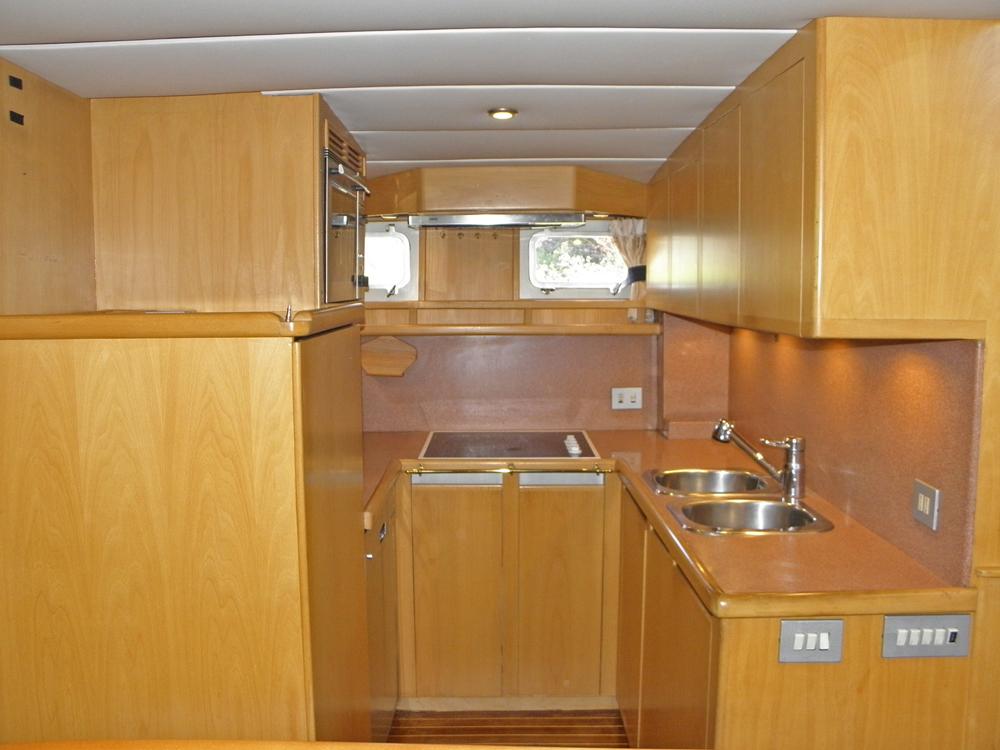 Aft cabin, Accommodation